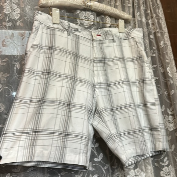 Rusty brand plaid shorts size 36 men’s excellent condition only used once - Picture 3 of 6